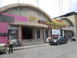 Fachada Frontal Centro Comercial Los Arcos